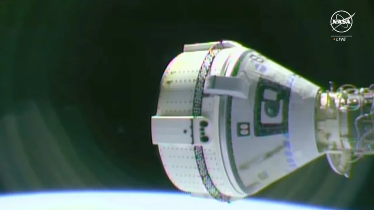国際宇宙ステーションにドッキングするスターライナー/NASA