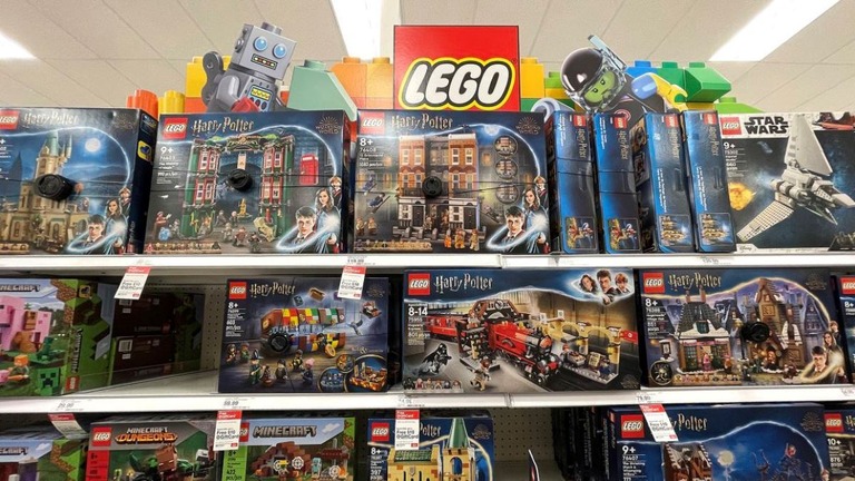 専門家によれば、ブロック玩具「レゴ」は、よく盗まれる品物の中の上位に入る/Justin Sullivan/Getty Images